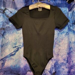 Oqq Women's Black Bodysuit. Size M
